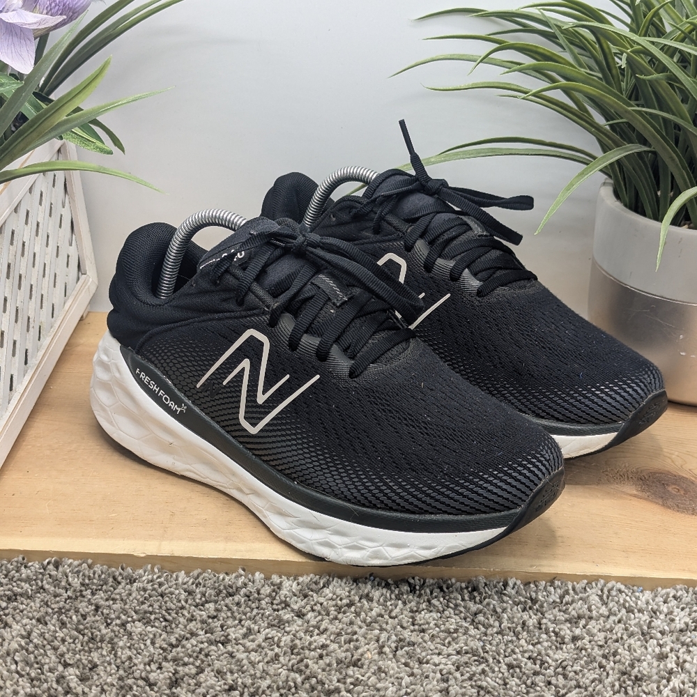 New Balance 840 Fresh Foam X Women's Size 9EE Running Walking Shoes